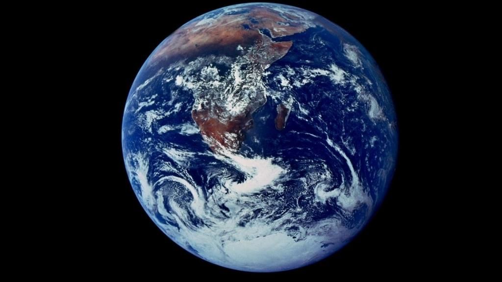 Foto conocida como “The Blue Marble”, la canica azul, y que fue la primera imagen completa de la Tierra.