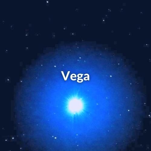 Imagen de la Wikipedia de la estrella Vega en artículo sobre el triángulo de verano.